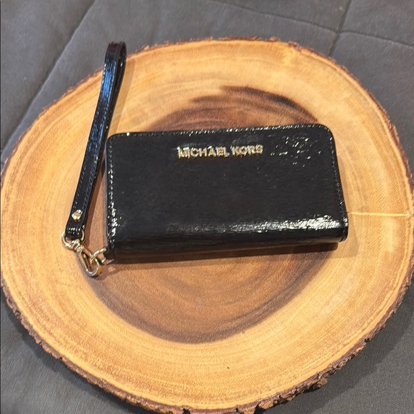 MICHAEL Michael Kors Handbags - Michael Kors Black Wristlet Wallet Phone Black with Gold • EUC Trendy